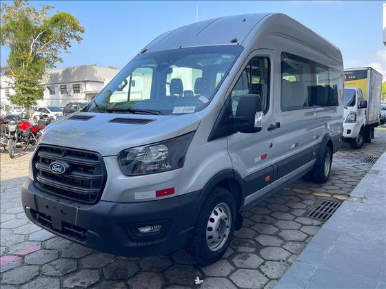 FORD TRANSIT 2.0 ECOBLUE DIESEL MINIBUS 17+1 L4H3 AUTOMÁTICO